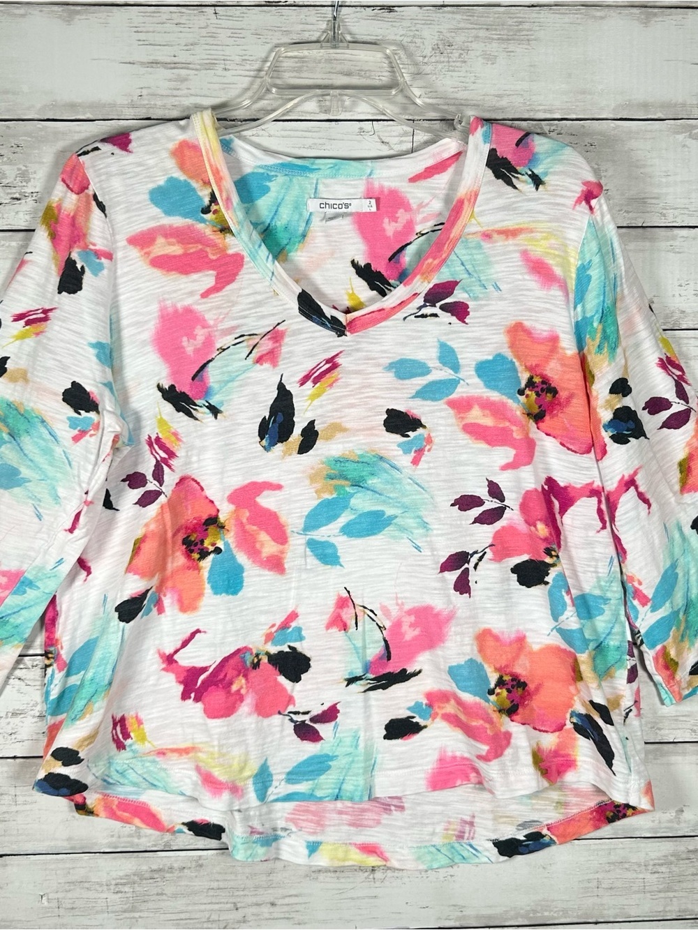 Chico’s V-Neck Pastel Paintbrush T-shirt Top 2= L